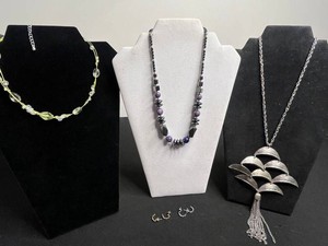 VTG Costume Jewelry - Statement Necklaces & Avon Earrings 5-Piece Mixed Lot