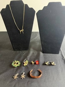VTG Costume Jewelry Mixed Lot - Earrings, Necklace & Bracelet