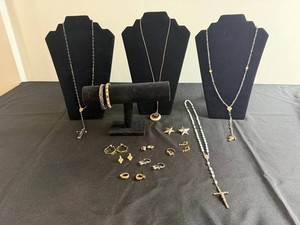 VTG Costume Jewelry Mixed Lot - Necklaces, Bracelets & Earrings