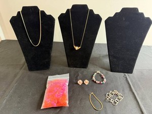 VTG Costume Jewelry - Floral Necklace, Bracelets, Earrings & Beads Mixed Lot