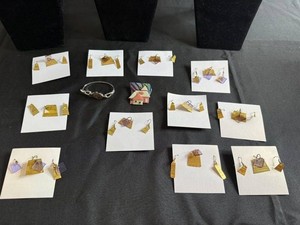 VTG Costume Jewelry Mixed Lot - Carded Pendant & Earring Sets, Bracelet & Brooch
