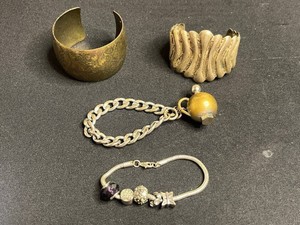 VTG Bracelets - Engraved & Charm Designs Mixed Lot