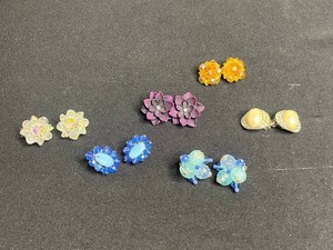 Vintage Costume Jewelry - 6 Pairs Clip-On Earrings
