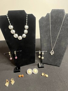 VTG Costume Jewelry Mixed Lot - Pearl Like Necklaces & Assorted Earrings