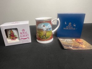 Golf Collectibles Mixed Lot - Royal Worcester & Royal Albert Mugs With Booklet