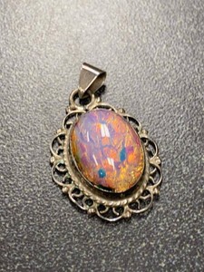 Vintage Sterling Silver Filigree Pendant w Iridescent Glass Cabochon