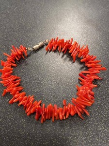Vintage Red Coral Chip Bracelet with Silver Tone Barrel Clasp