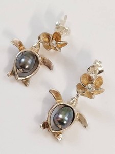 Sterling Silver Turtle-Shaped Pearl Earrings