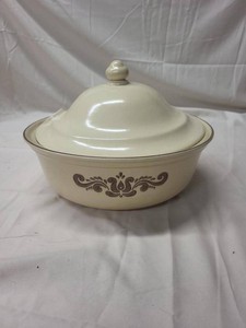 Pfaltzgraff Village 3 Qt Covered Casserole Dish Stoneware USA 320