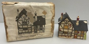 Vintage Department 56 The Heritage Villlage Collection Dickens Village Cottage In Original Box (Box Beat Up)