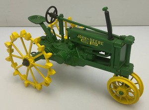 Ertl Die-Cast Collectible John Deere Model G 1937 Tractor On Pointed Wheels 7.75
