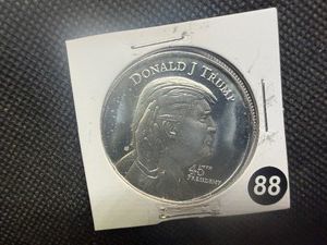 BU One Ounce .999 Silver Donald J. Trump 45th President Round