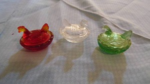 3- Mini Hen on Nest, Clear, Light Green and Amberina