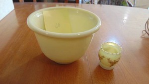 2-Pcs of Custard Glass, Glows