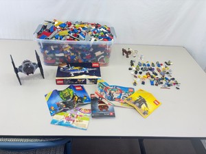 Large Bucket of Vintage Legos, Minifigures, etc.