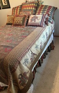 BR1 - FullQueen Bedding Ensemble including Accent Pillows