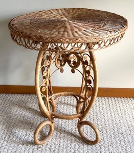 U - Vintage Ornate Wicker Accent Table