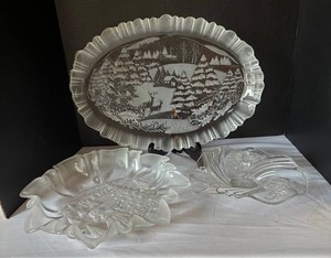 BR1 - Three Festive Glass Serving Platters & Bowl