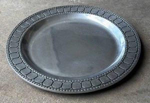 G - Wilton Geometric Raised Bordered Serving Platter