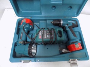 Makita Drill Driver Set  12 volt  Battery  Charger