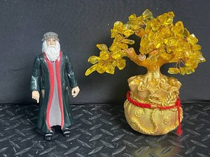 Wizard Figurine & Feng Shui Gemstone Money Tree Mixed Lot