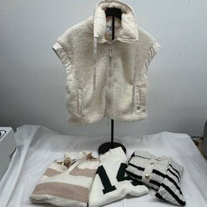 Princess Polly, Universal Thread & Brandy Melville Sweater Mixed Lot (Lot of 4)