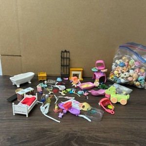 Miniature Animal Figures & Dollhouse Accessories Mixed Lot