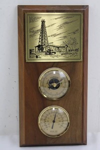 Highline West Wood Wall Weather Station With Barometer & Thermometer 12H