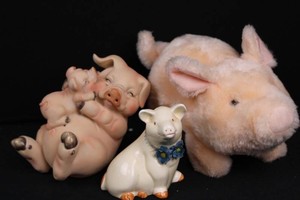 3-Piece Pig Figurines & Plush Pig Mixed Lot