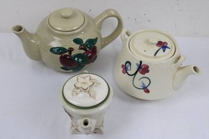 Ceramic Teapot Assortment With Lids (Lot of 3)