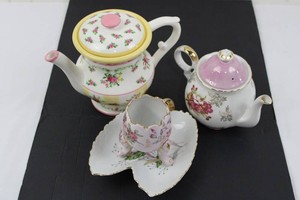 Royal Crown Teapot, Floral Teaware & Tea CupSaucer Mixed Lot (4pc)