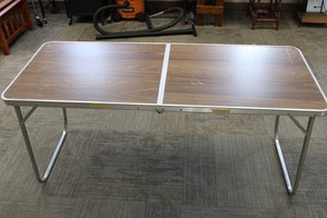 Folding Woodgrain Laminate Utility Table 5L