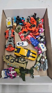Miscellaneous lot of transformers vintage and modern action figures
