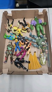 Miscellaneous lot of 90s action figures aliens,star trek,xmen etc.