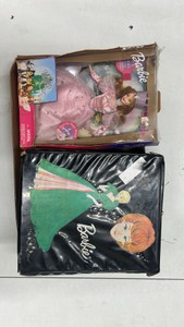 Barbie lot, Barbie dolls, Barbie case, Wizard of Oz