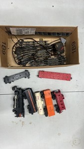 Lionel zero gauge train set  027 locomotive lot