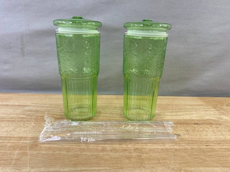Green 20 oz Glass Tumblers with Lids, 2 Total Straws, 3 Total Cleaning Brush - Brand New