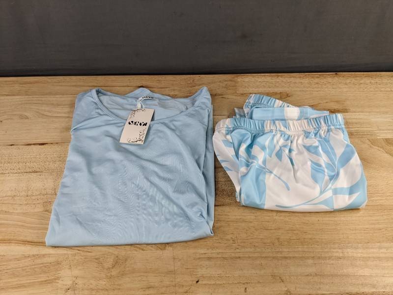 Womens Short Sleeved Pajama Set Size XXL Blue & White - Brand New