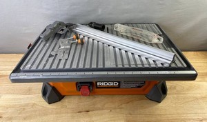 RIDGID R4020 120V Corded Electric 7 Inch Wet Tile Saw M