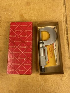 Starrett No. 230MRL Outside Micrometer 25mm w Box & Wrench
