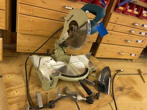 Makita LS1040 10in Compound Miter Saw w Dust Bag & Accessories