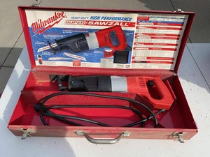 Milwaukee Super Sawzall 6527 Corded Reciprocating Saw w Metal Case