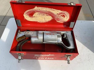 Vintage Milwaukee Sawzall Cat 6510 Reciprocating Saw w Metal Case
