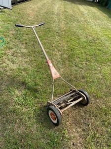 Scotts Silent Scotts Manual Reel Lawn Mower Model 5M2 Works Well