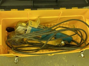 Makita 180mm Electronic Sander Polisher w Wire Wheel in Toolbox