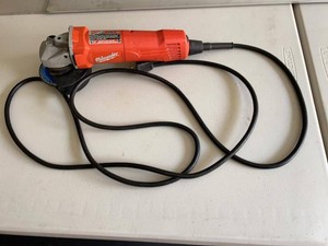 Milwaukee 6154-20 4-12in Corded Sander Grinder with Wrench & Discs
