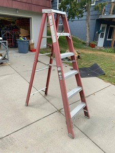 Cuprum 6 Ft Fiberglass Stepladder Type IA 300 lb Capacity