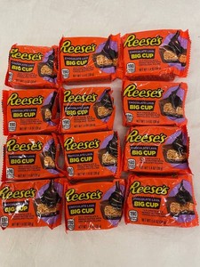 Y - Reeses Chocolate Lava Big Cups 1.4 Oz (Lot of 12)