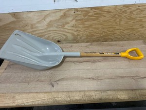 $38 True Temper #12 Poly Scoop with D-Grip Handle, Model 2604300
