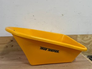 True Temper 6 cu. ft. poly wheelbarrow